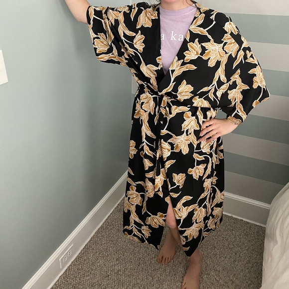 GOLD floral robe